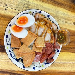 ข้าวหน้าหมูทอดจัมโบ้