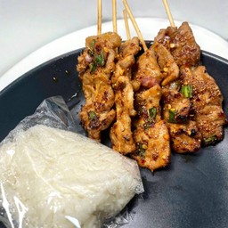 หมูปิ้ง น้ำจิ้มแจ่ว 5ไม้ +ข้าวเหนียว 1ห่อ