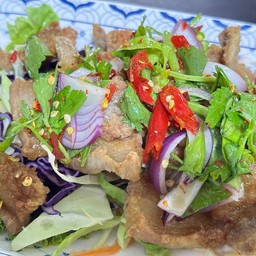 ยำสามชั้นทอด