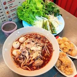 ก๋วยเตี๋ยว  เรือต้มยำ