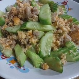 ผัดแตงกวาหมูสับ