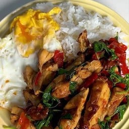 ข้าวราดกระเพราไก่