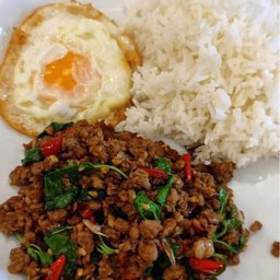 ข้าวกะเพราเนื้อสับ