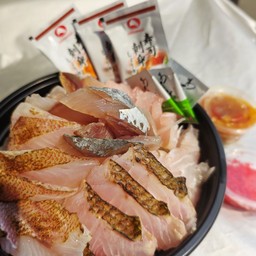 ข้าวหน้าปลาดิบสุ่มXL(KEISEN DON random XL)300 g.