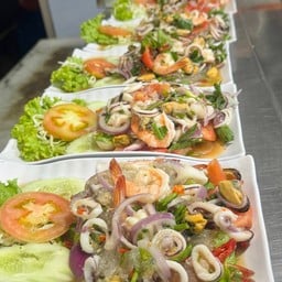 ยำวุ้นเส้นรวมมิตรทะเล