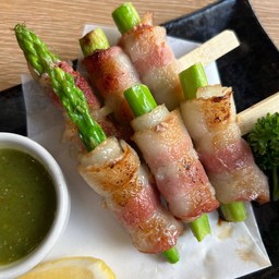 เบคอนรมควัน x หน่อไม้ฝรั่ง