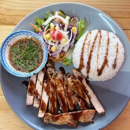 ข้าวหน้าหมูย่าง