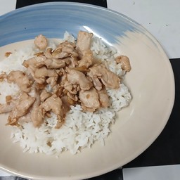 ข้าวราดผัดหมูเค็ม