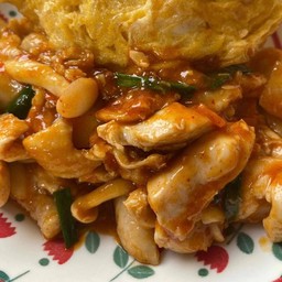 ข้าวไก่ผัดพริกแกง