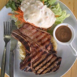 สเต็กยิ้ม เมืองสุพรรณบุรี