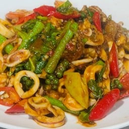 ผัดพริกแกง