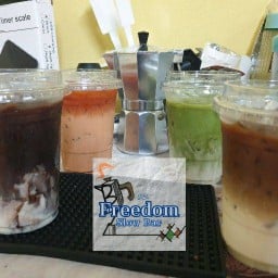 ยิ้มให้กับฉันหน่อย เครื่องดื่มต่างประเทศ (ฮาลาล) ไทย,อินเดีย,ปากี,ตุรกี,อาหรับ,อังกฤษ,มาเลย์ ราษฎร์อุทิศ68/3