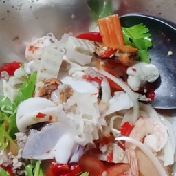 ยำรวมมิตร(ไม่ใส่เส้น)