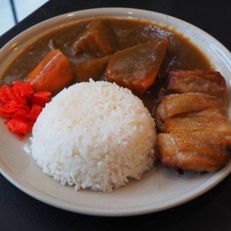 ข้าวหน้าไก่ย่างแกงกะหรี่