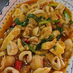 หมึกผัดไข่เค็ม