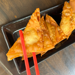 (D) เกี๊ยวหมูทอด