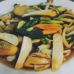 ผัดสามเห็ด