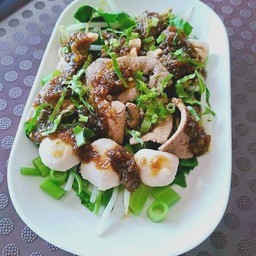 เตี๋ยวเรือต่อชาม หมู่บ้านชนะธานี
