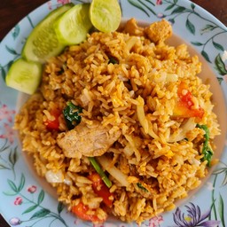 ข้าวผัดแบบโบราณ ใส่ซีอิ๊วดำหอมๆ
