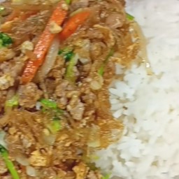 ผัดวุ้นเส้นราดข้าว