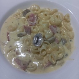 มัคกะโลนีแฮมชีส