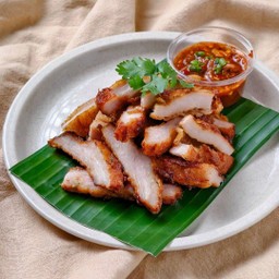 คอหมูทอด ขายเป็นขีด