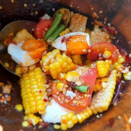 ตำข้าวโพดไข่เค็ม.
