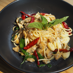 สปาเก็ตตี้หอยลายผัดพริกกระเทียม