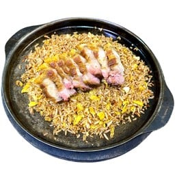 ข้าวผัดน้ำพริกตาแดง