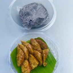 ชุดไส้อั่ว 100 กรัม+ข้าวเหนียวดำ 1 ห่อ