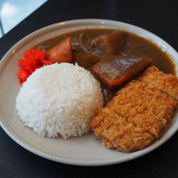 ข้าวแกงกะหรี่ญี่ปุ่นหน้าหมูทอดทงคัตสึ