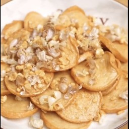 หมูยอทอดกระเทียม (กับข้าว)