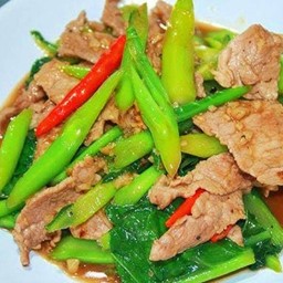 ผัดคะน้าหมูชิ้น