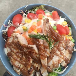 สลัดอกไก่ย่าง