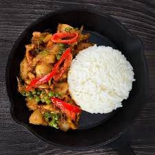 ผัดฉ่าไก่ราดข้าว