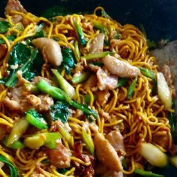 หมีเหลืองผัด