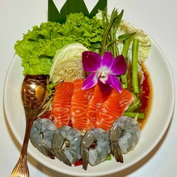ตำแซลมอน กุ้งสด