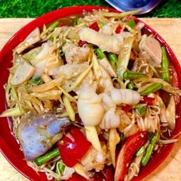 ตำมาม่าหมูยอ+เล็บมือนาง