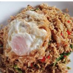 กระเพราเนื้อคลุกข้าว+ไข่ดาว