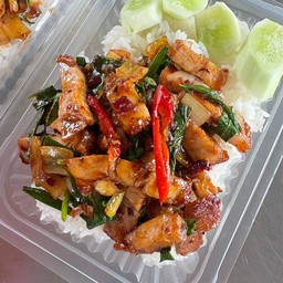 ผัดพริกเผา หมูกรอบ