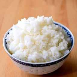 ขนมจีน & ส้มตำ แม่ปราณี