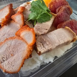 ข้าวหมูแดงหมูกรอบ