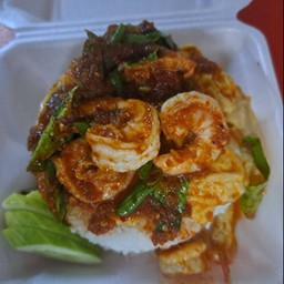 ข้าวไข่ข้นราดพริกแกงกุ้ง