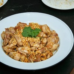 ไก่กระเทียม