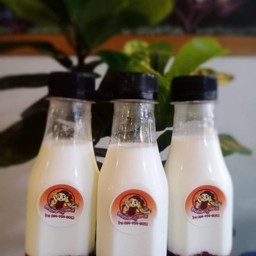 สตรอเบอร์รี่นมสด