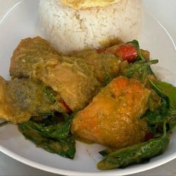 ข้าวเขียวหวานแซลมอน