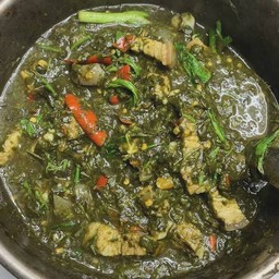 แกงขี้เหล็กหมูสามชั้น