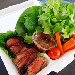 เนื้อย่างสองโต๊ะ