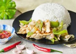 พริกหยวกไก่ราดข้าว