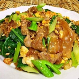 ผัดซีอิ๋ว หมู